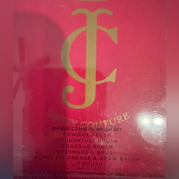 Juicy Couture Cosmetic Brush Set - Picture 2 of 5